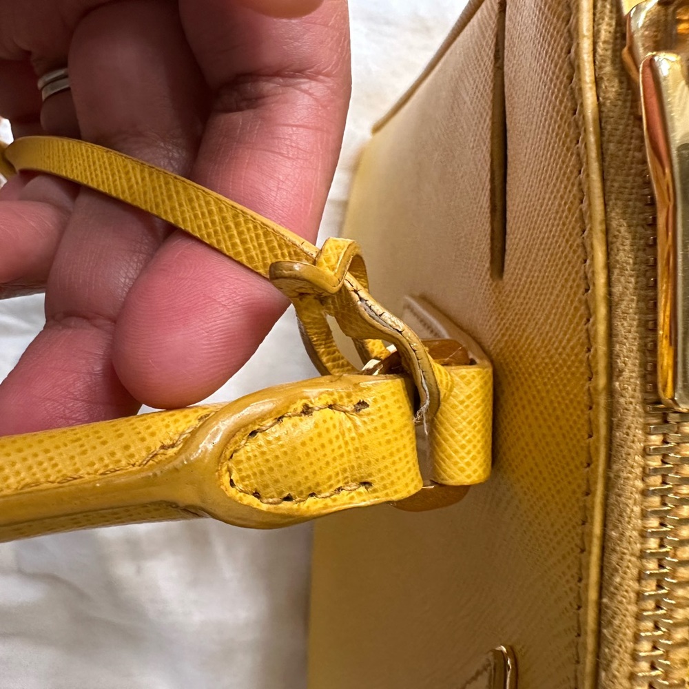 Prada Galleria Saffiano leather small-bag in Yellow - Picture 12 of 16